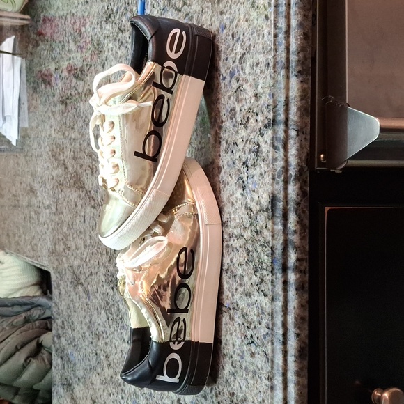 BEBE "CHARLIE" Sneakers. Sz. 6.5, Gold metallic and matte black. Small spot on - Picture 4 of 17
